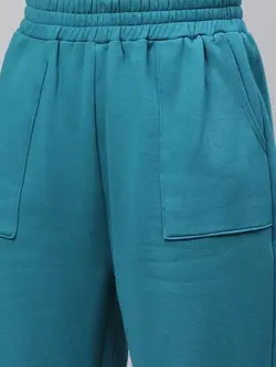 لباس ورزشی آبی رنگ لابها