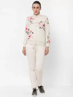 لباس ورزشی سفیدرنگ طرحدار سوییت درمیز