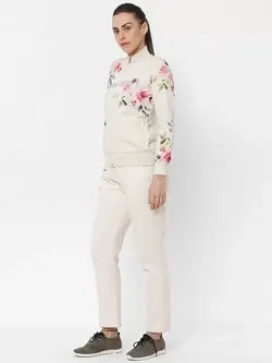 لباس ورزشی سفیدرنگ طرحدار سوییت درمیز