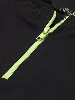 لباس ورزشی مشکی رنگ لابها