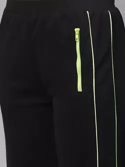 لباس ورزشی مشکی رنگ لابها