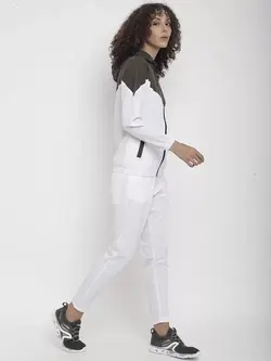 لباس ورزشی سفید رنگ چکوکو