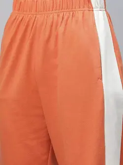 لباس ورزشی نارنجی رنگ لابها