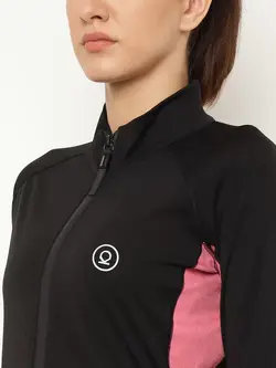 لباس ورزشی مشکی رنگ چکوکو