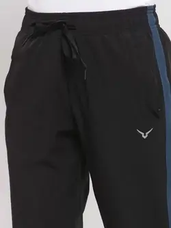 لباس ورزشی آبی مشکی اینوینسیبل