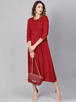 پیراهن عنابی رنگ طرحدار یاش گالری