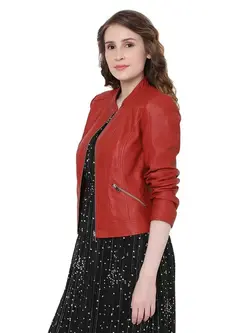 کت چرم قرمز رنگ ورومودا