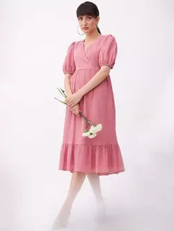 پیراهن صورتی رنگ فیملا