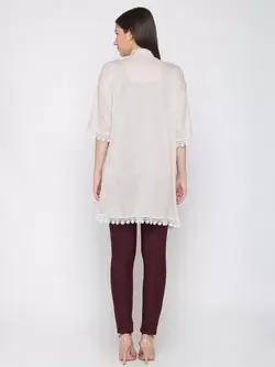 ژاکت رنگ بژ گلوبُس