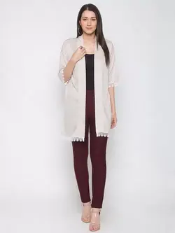 ژاکت رنگ بژ گلوبُس