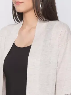 ژاکت رنگ بژ گلوبُس