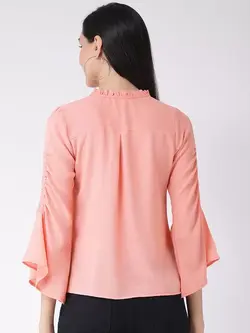 بلوز صورتی رنگ لاتین کوارترز