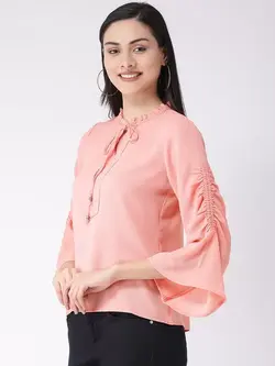 بلوز صورتی رنگ لاتین کوارترز