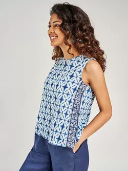 بلوز آبی رنگ طرحدار گلوبال دسی