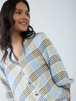 بلوز آبی رنگ چهارخونه لُو