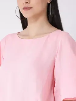 بلوز صورتی رنگ لاتین کوارترز