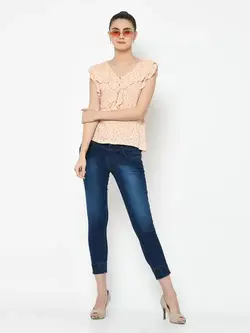 بلوز صورتی رنگ خالخالی لاتین کوارترز