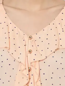 بلوز صورتی رنگ خالخالی لاتین کوارترز