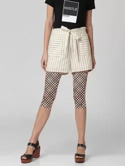 شلوارک کرمی رنگ راه راه ورومودا