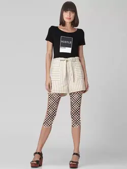 شلوارک کرمی رنگ راه راه ورومودا