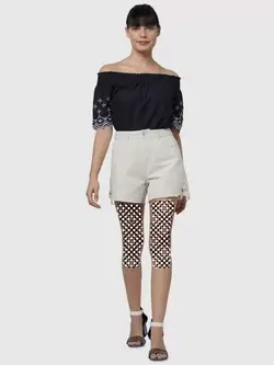 شلوارک سفید رنگ طرح دار ورومودا