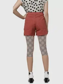 شلوارک قهوه ای رنگ طرح دار ورومودا