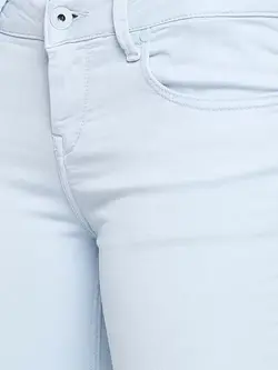 شلوار جین رنگ آبی روشن پِه‌پِه