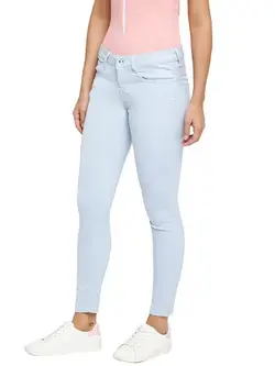 شلوار جین رنگ آبی روشن پِه‌پِه