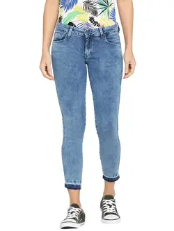 شلوار جین آبی رنگ پِه‌پِه