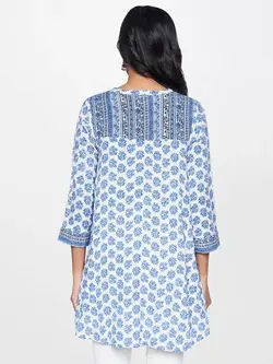 تونیک آبی سفید رنگ طرح دار آی تی اس ای