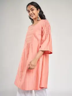 تونیک صورتی رنگ گلدوزی شده گلوبال دسی