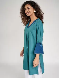 تونیک آبی رنگ گلدوزی شده گلوبال دسی