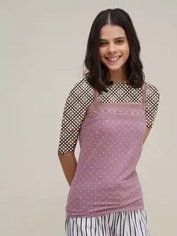 تاپ ارغوانی رنگ خالخالی یقه تور واندرلاو