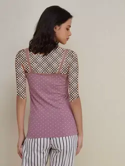 تاپ ارغوانی رنگ خالخالی یقه تور واندرلاو