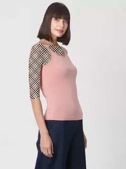 تاپ صورتی مات یقه تور ورومودا