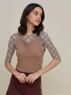 تاپ رنگ قهوه ای روشن یقه هفت سوپراستار