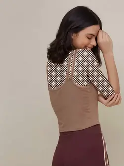 تاپ رنگ قهوه ای روشن یقه هفت سوپراستار