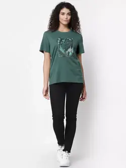 تیشرت سبز رنگ چاپدار آستین کوتاه موده