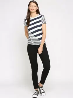 تیشرت چاپی راه راه سفید یقه گرد پِه پِه