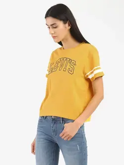تیشرت زرد رنگ با چاپ گرافیکی لِویس
