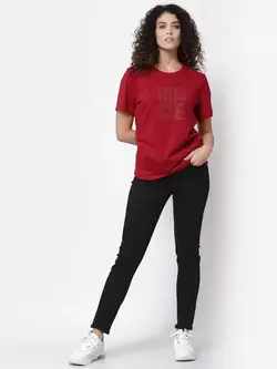 تیشرت قرمز رنگ نگین دار موده