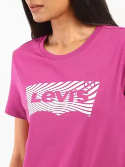 تیشرت بنفش رنگ با چاپ گرافیکی لِویس