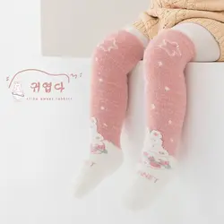 جوراب بچگانه حوله ای ساق بلند بدون پاشنه مدل گوشدار