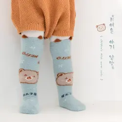 جوراب بچگانه حوله ای ساق بلند بدون پاشنه مدل گوشدار