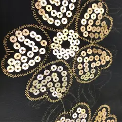 شال زنانه مدل حریر پولک دار خامه دوزی