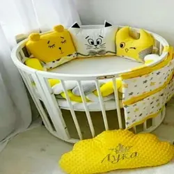 کوسن و گارد طرح دار مناسب تخت نوزاد