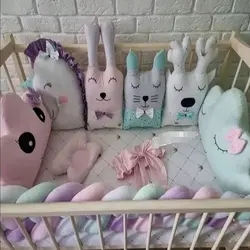 کوسن و گارد طرح دار مناسب تخت نوزاد