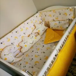 کوسن و گارد طرح دار مناسب تخت نوزاد