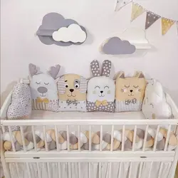 کوسن و گارد طرح دار مناسب تخت نوزاد