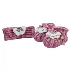 ست دو تکه تل سر و پاپوش بافتنی نوزاد دخترانه طرح پروانه صورتی